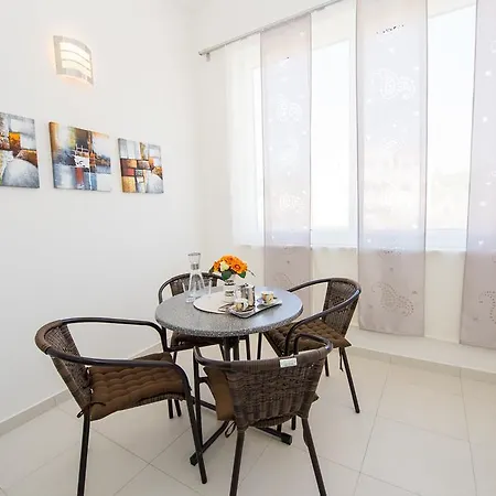 Pavo Apartmán